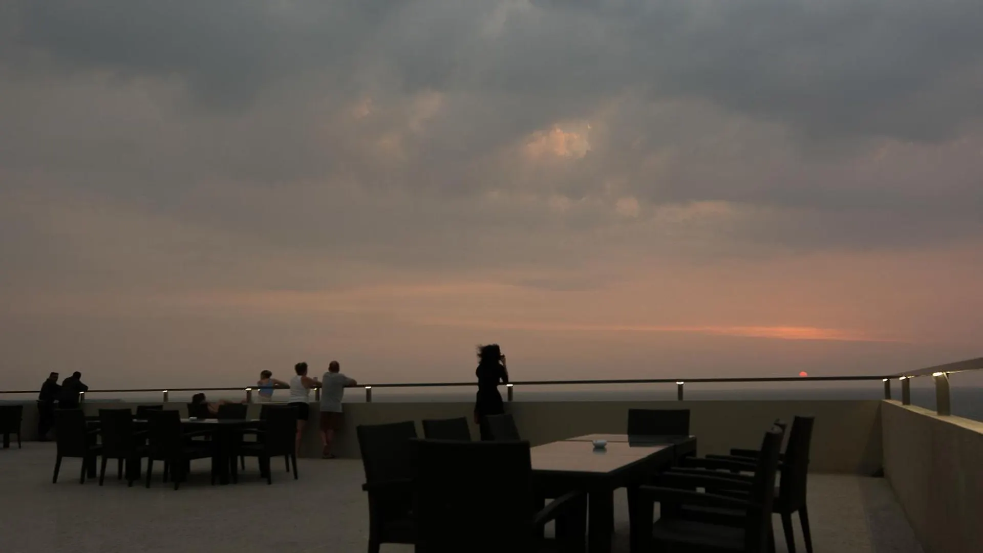 Apartament Sea Breeze Heaven Residencies By Cocotech Negombo 0*,  Sri Lanka